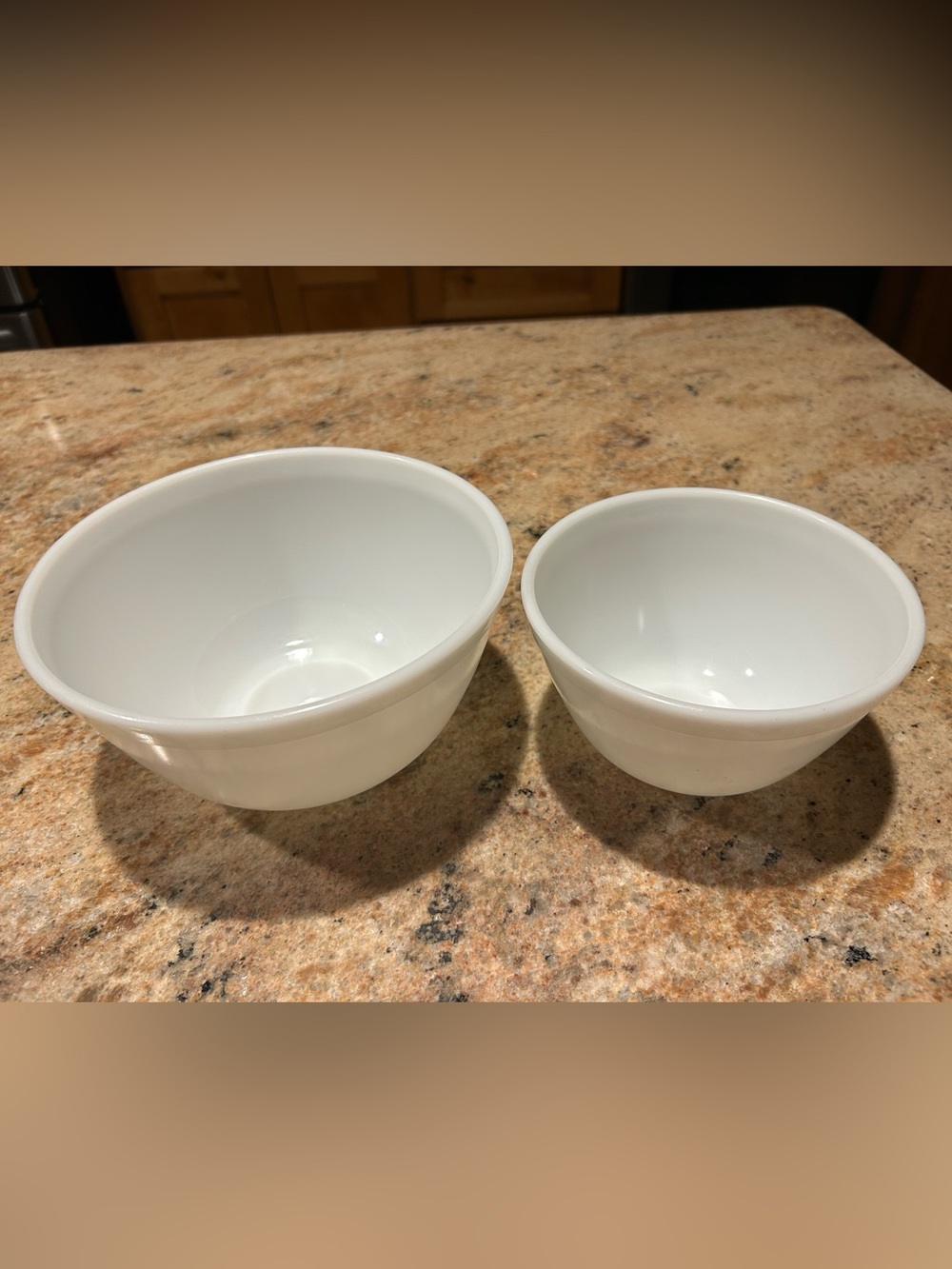 Pyrex TRADE MARK #402 1 1/2Qt Opal Glass & #401 1 1/2Pint Nesting Mixing Bowls